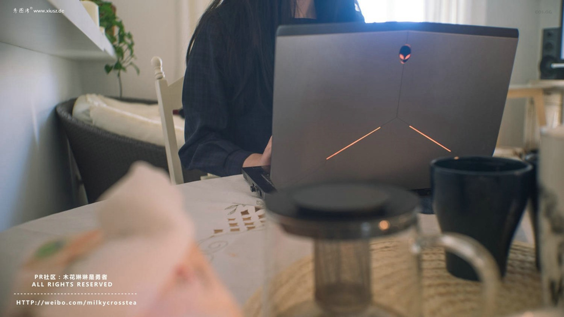 木花琳琳是勇者 NO.098 桌下极乐 [19P]