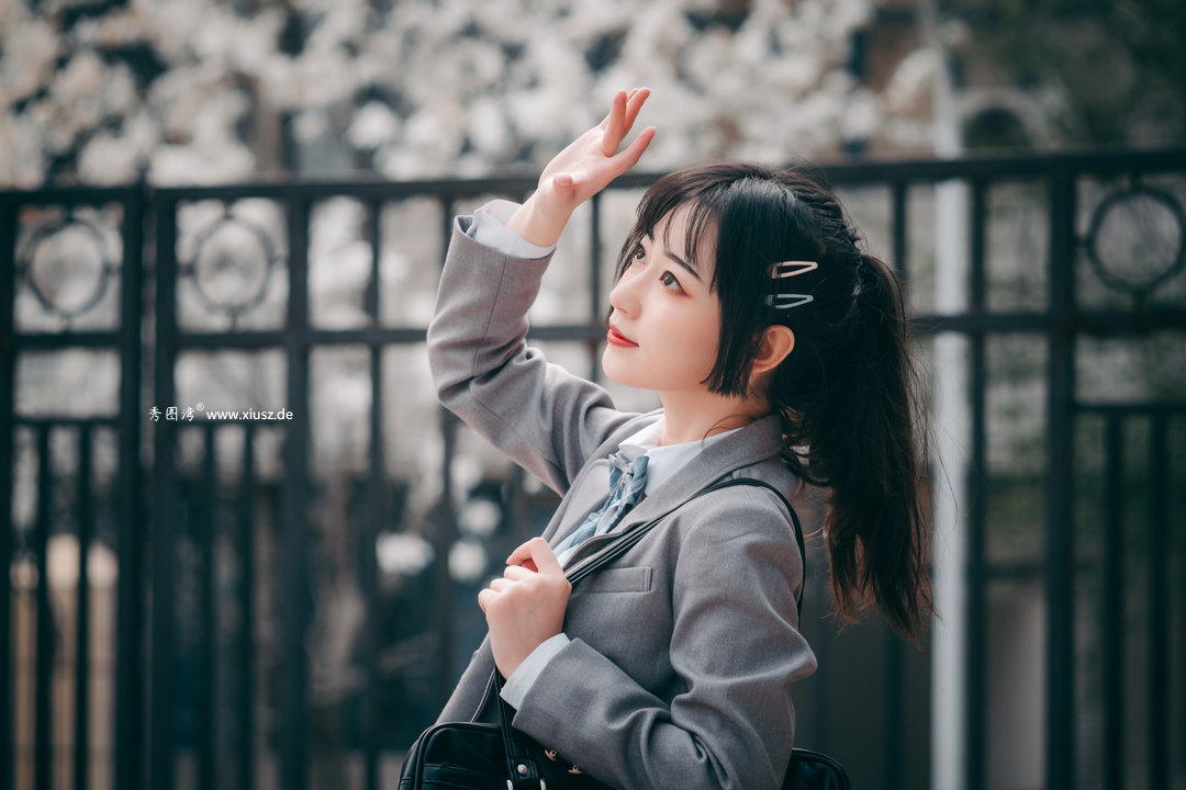 [YITUYU艺图语]2023.04.14 灰色JK 桃墨公子x[21+1P]