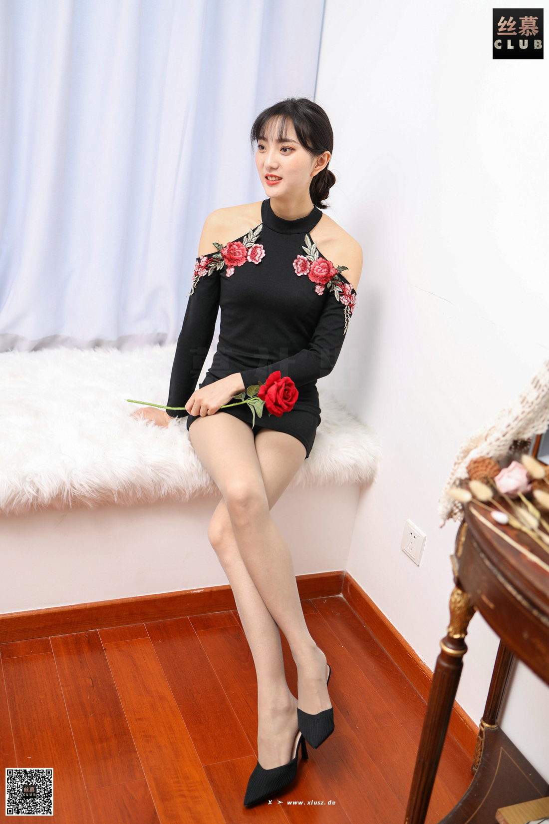 丝慕写真 SM110 佳佳 《佳佳的露肩裙》 丝慕写真 SM110 佳佳 《佳佳的露肩裙》