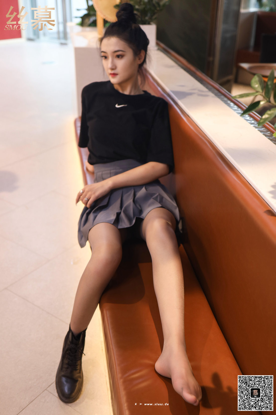 丝慕写真 SM332 紫宁《靴控体验》 丝慕写真 SM332 紫宁《靴控体验》