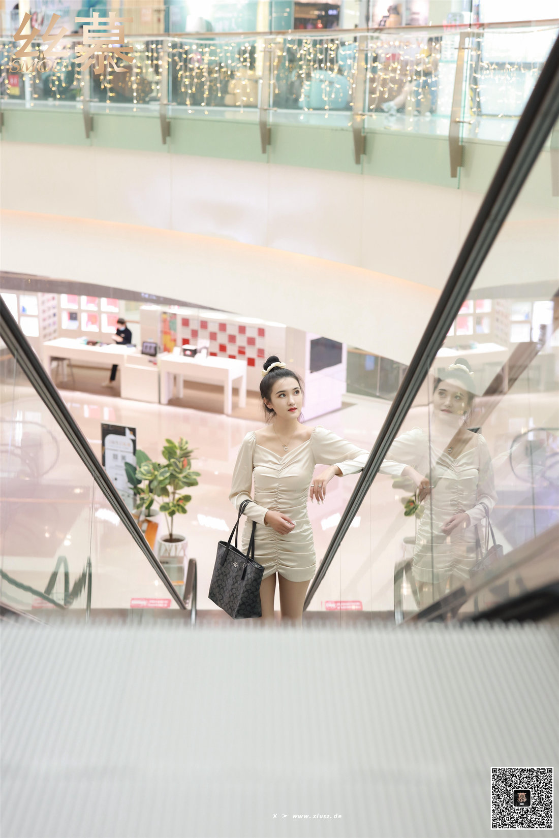 丝慕写真 SM339 菲菲《商场偶遇学姐》 丝慕写真 SM339 菲菲《商场偶遇学姐》