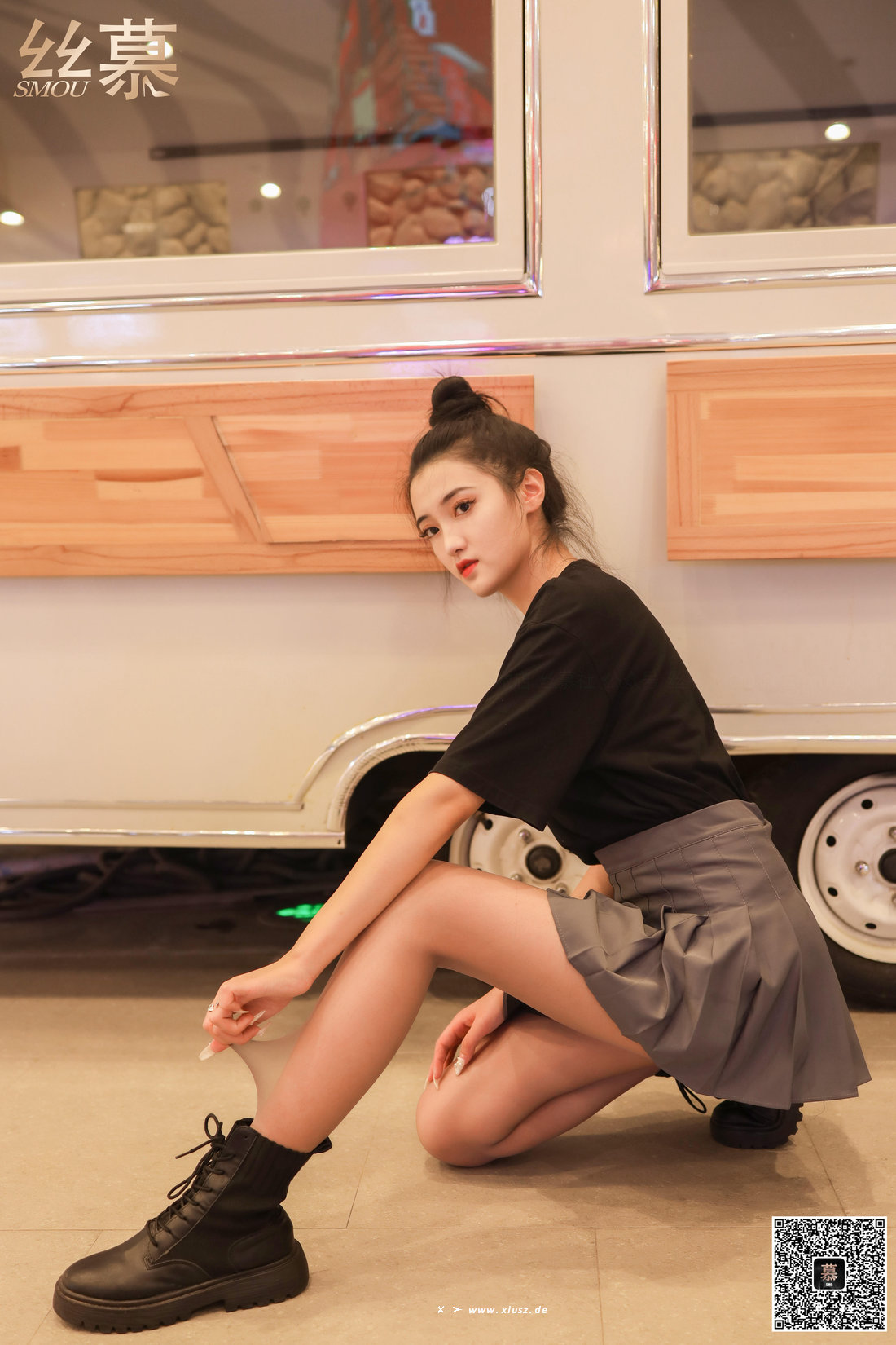 丝慕写真 SM332 紫宁《靴控体验》 丝慕写真 SM332 紫宁《靴控体验》